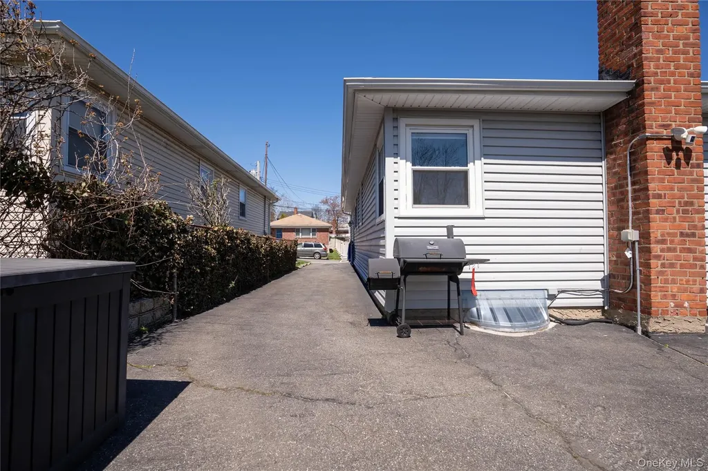 22236 41st Road Bayside NY 11361