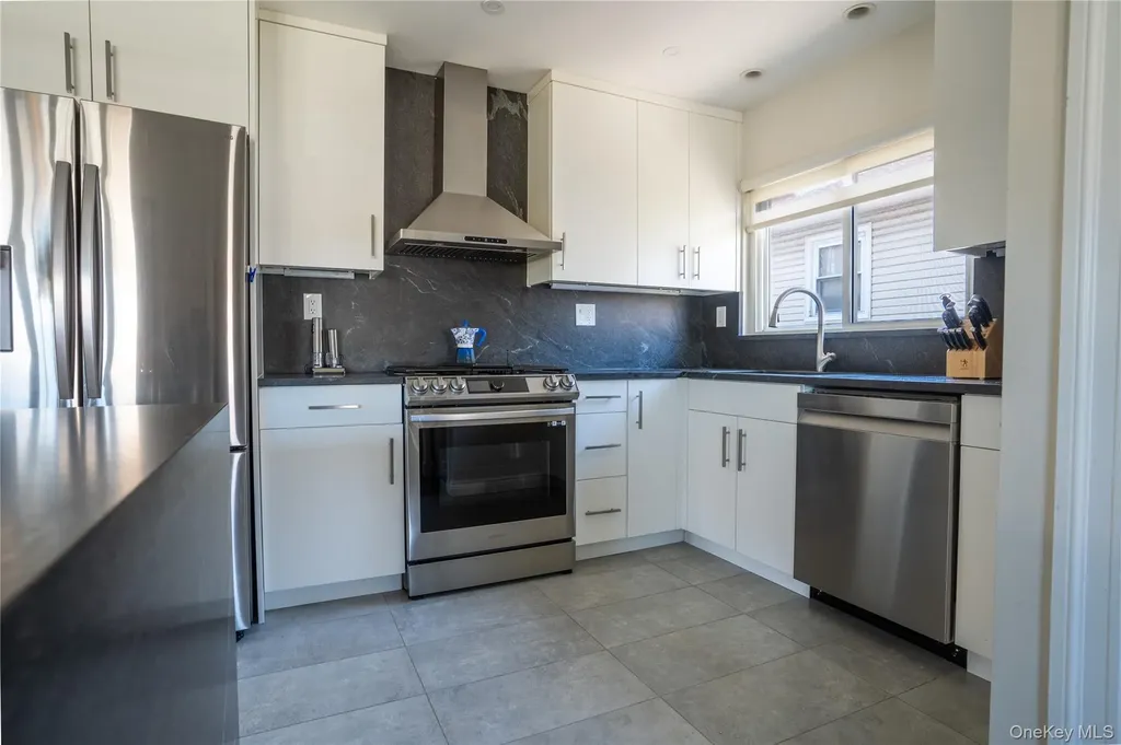 22236 41st Road Bayside NY 11361
