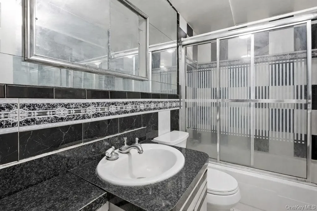 78-02 151st Avenue Howard Beach NY 11414