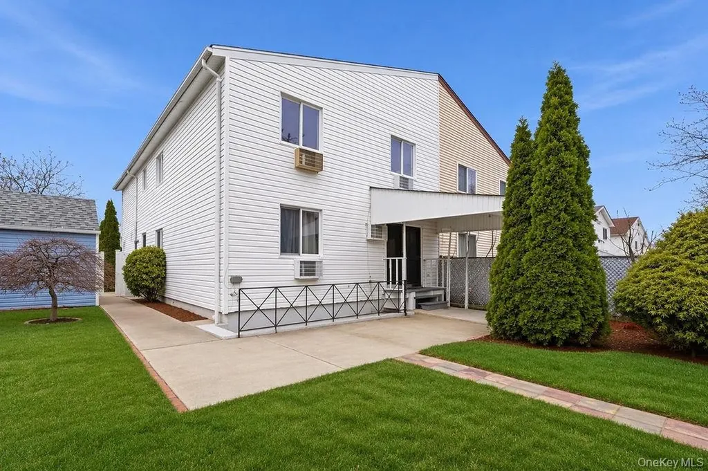 78-02 151st Avenue Howard Beach NY 11414
