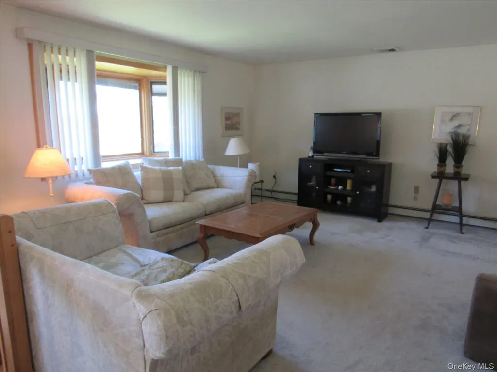 5 Hillside Road Slate Hill NY 10973