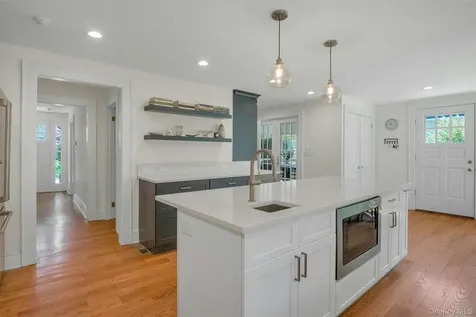305 S Barry Avenue Mamaroneck NY 10543