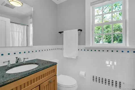 305 S Barry Avenue Mamaroneck NY 10543