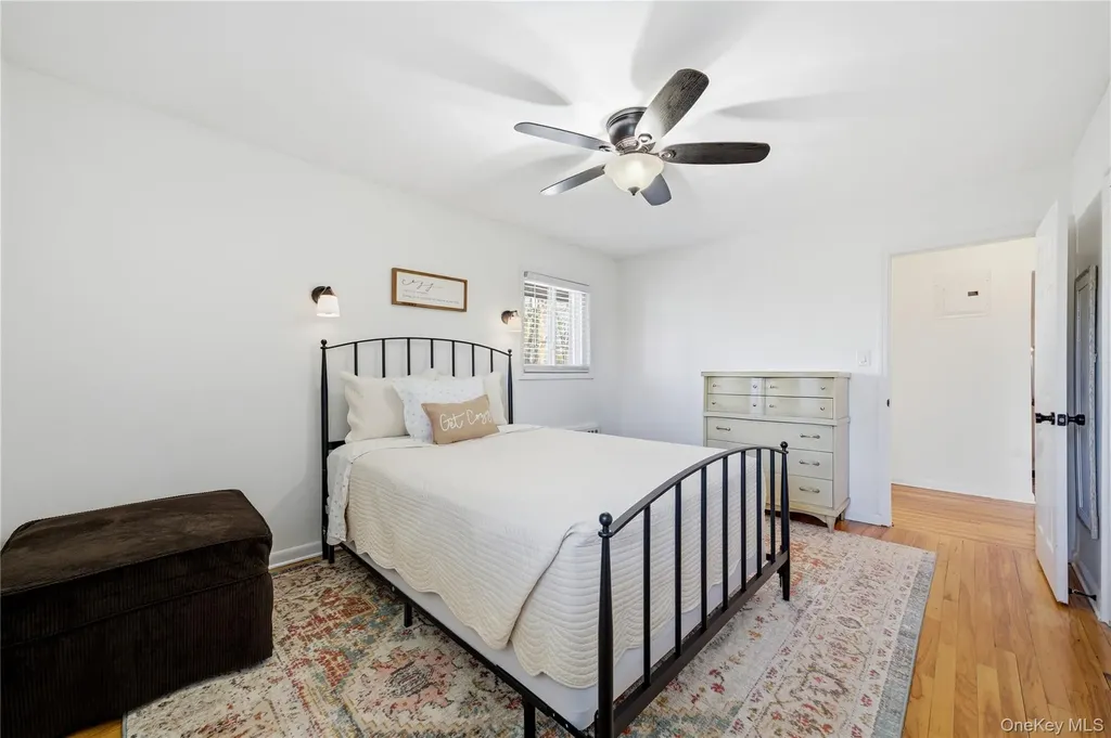 51 Edmunton Drive North Babylon NY 11703