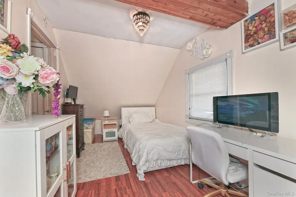 74 Rope Lane Levittown NY 11756