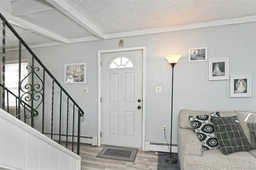 74 Rope Lane Levittown NY 11756