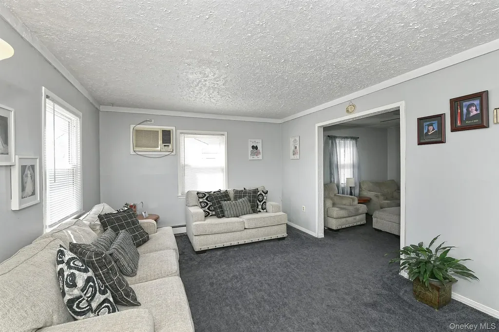 74 Rope Lane Levittown NY 11756