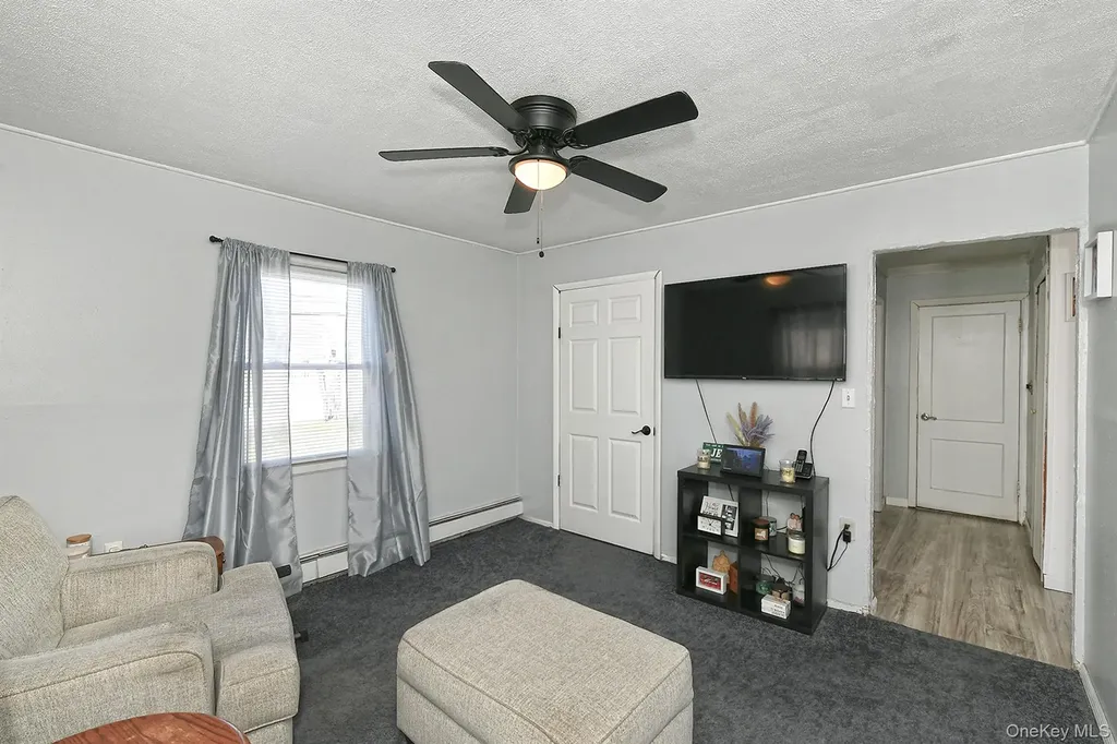 74 Rope Lane Levittown NY 11756