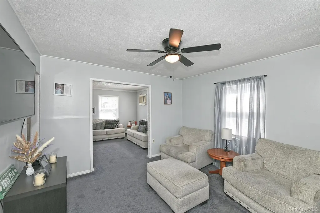 74 Rope Lane Levittown NY 11756