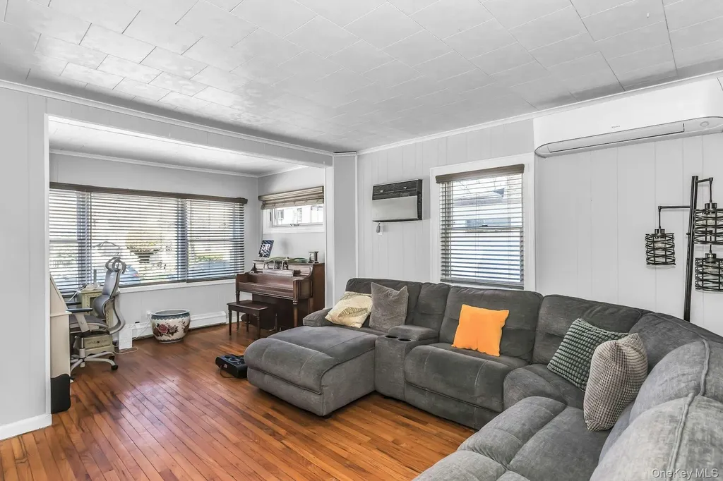 414 E Olive Street Long Beach NY 11561
