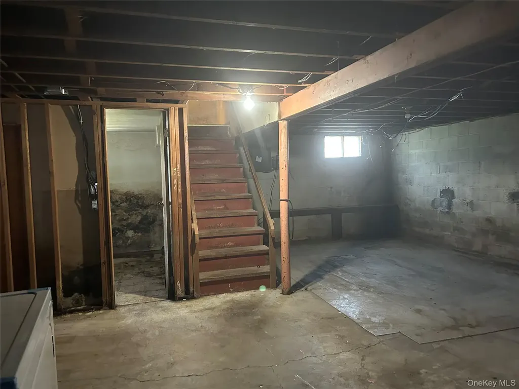 91 Myrtle Avenue New Windsor NY 12553