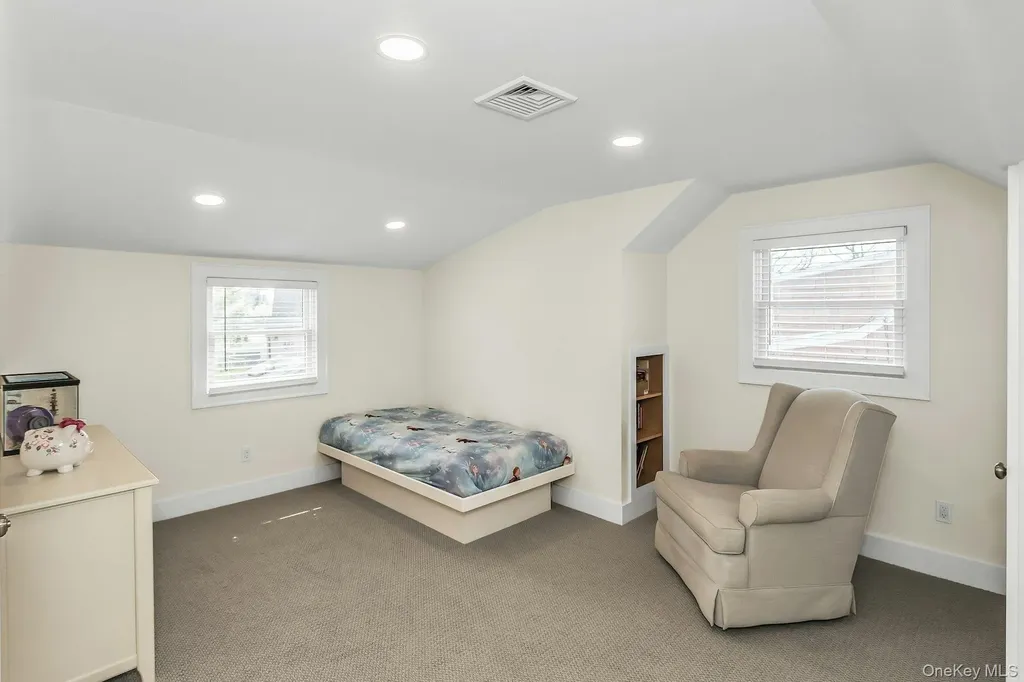 991 Ferngate Drive Franklin Square NY 11010