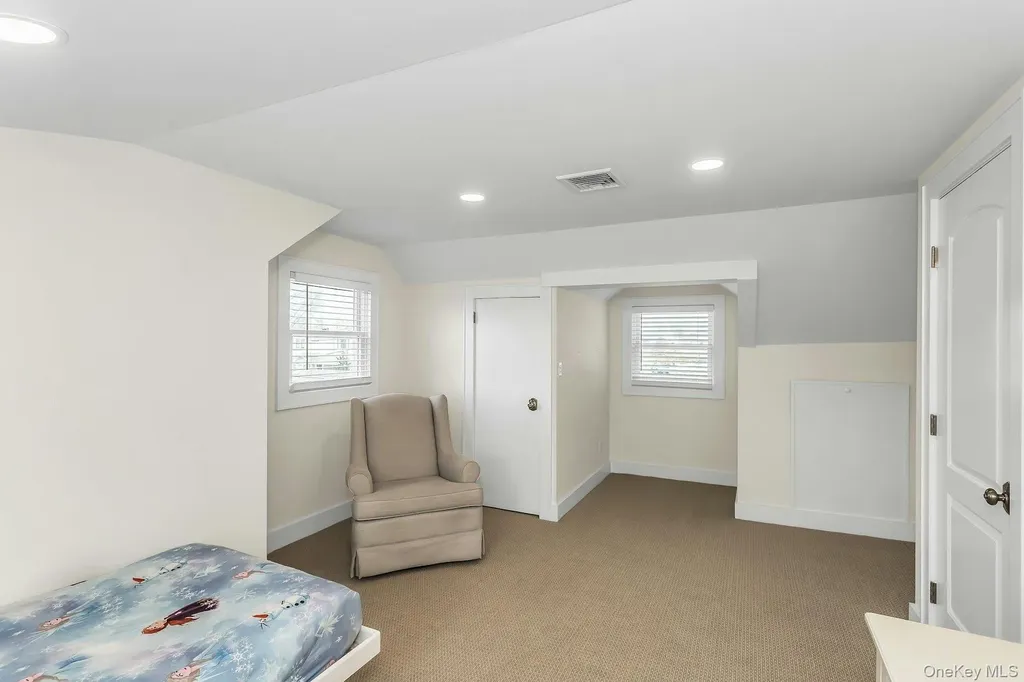 991 Ferngate Drive Franklin Square NY 11010