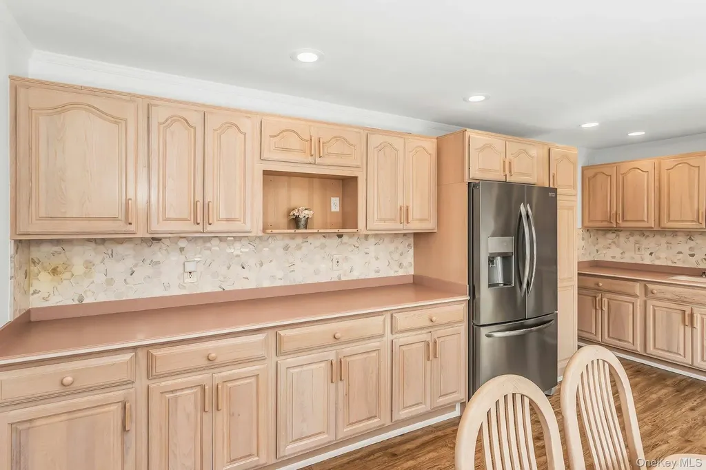 991 Ferngate Drive Franklin Square NY 11010