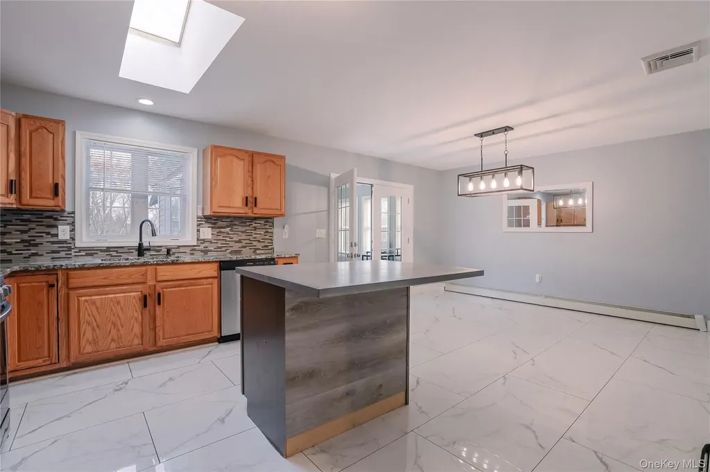 2478 Mt Hope Road Middletown NY 10940