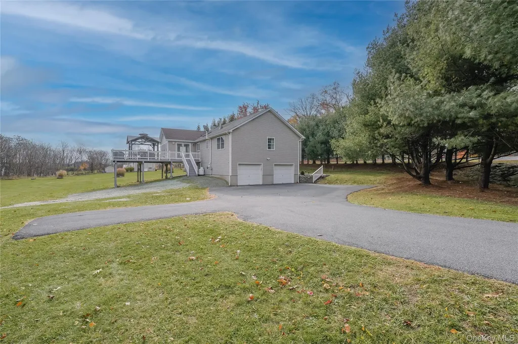2478 Mt Hope Road Middletown NY 10940