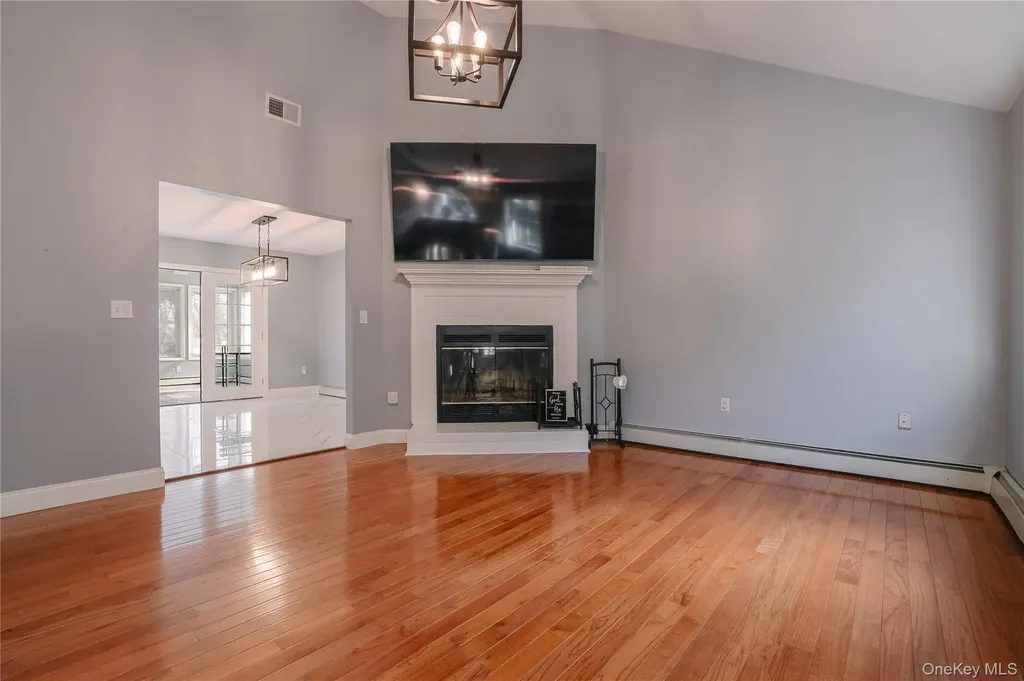 2478 Mt Hope Road Middletown NY 10940