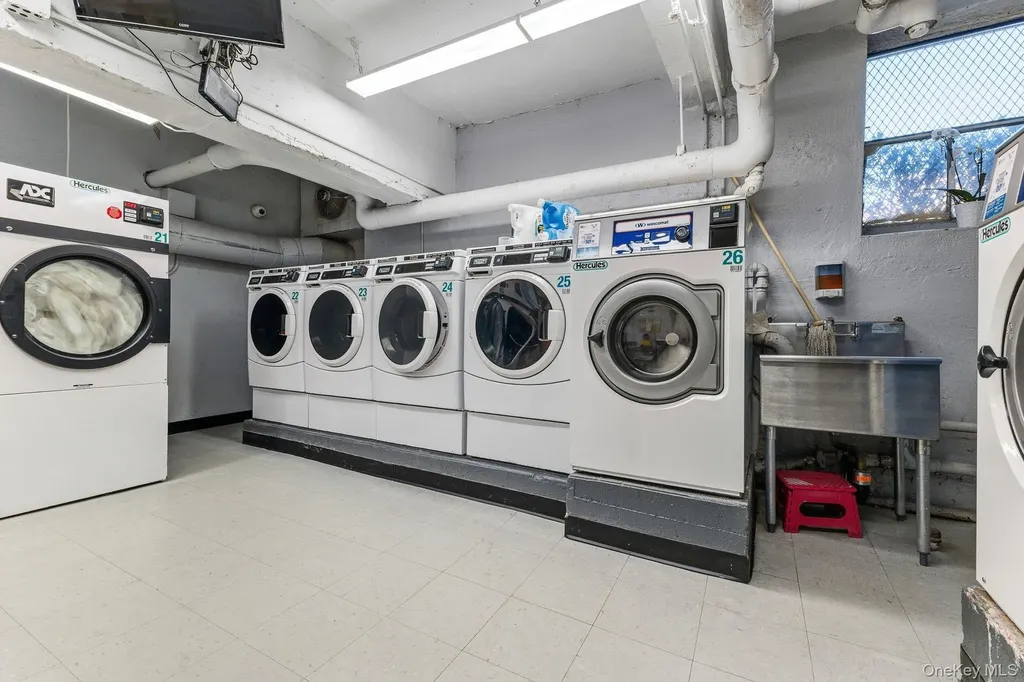 5621 Netherland Avenue Bronx NY 10471