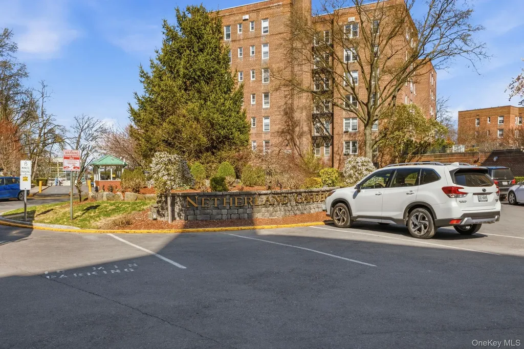 5621 Netherland Avenue Bronx NY 10471