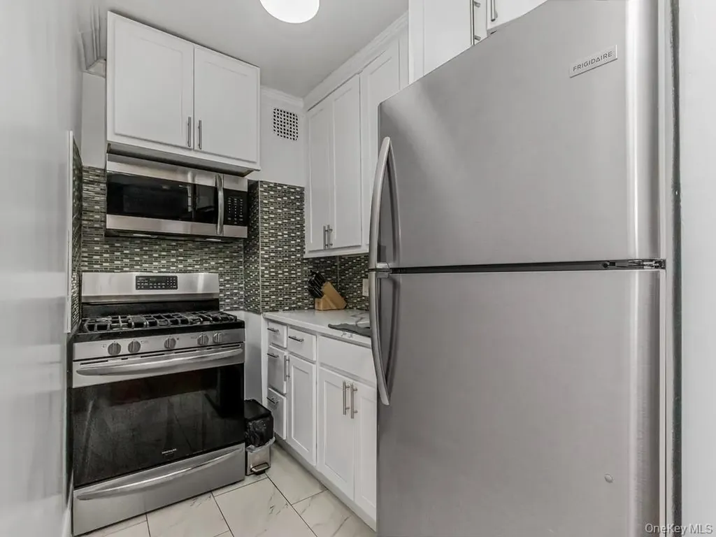 6535 Broadway Bronx NY 10471