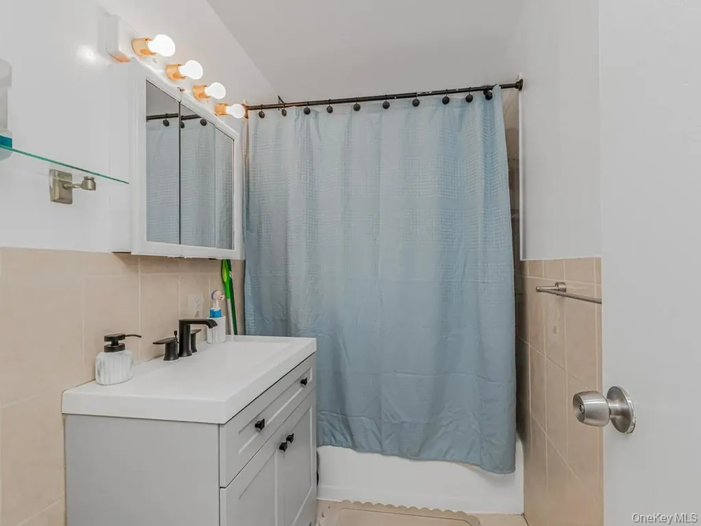 6535 Broadway Bronx NY 10471