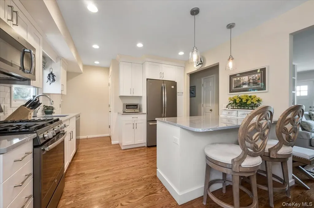 8 Bass Court Huntington NY 11743