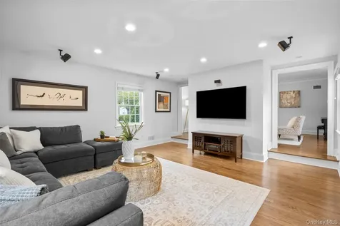 213 N Barry Avenue Mamaroneck NY 10543