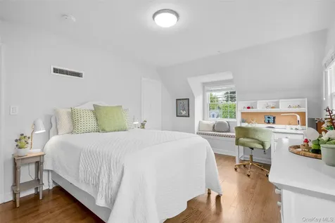 213 N Barry Avenue Mamaroneck NY 10543