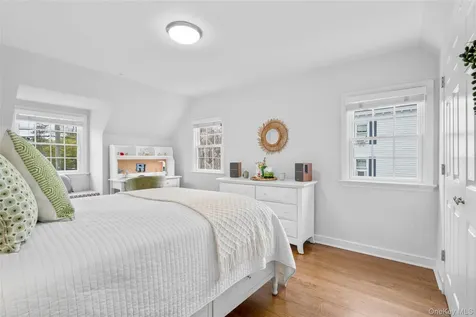 213 N Barry Avenue Mamaroneck NY 10543