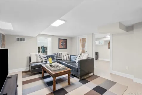 213 N Barry Avenue Mamaroneck NY 10543