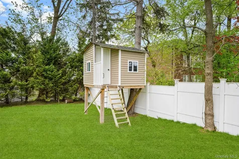 213 N Barry Avenue Mamaroneck NY 10543