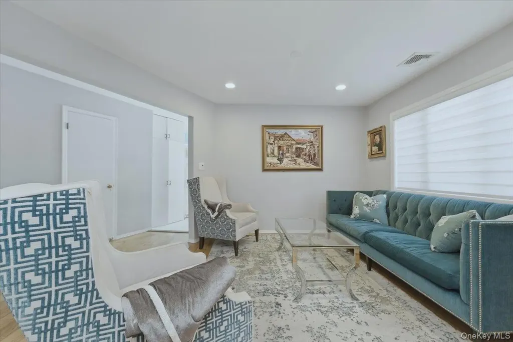 151 Wanser Inwood NY 11096