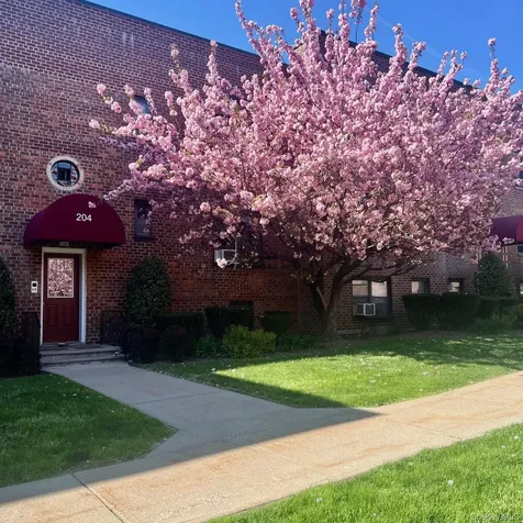 204 Richbell Road Mamaroneck NY 10543