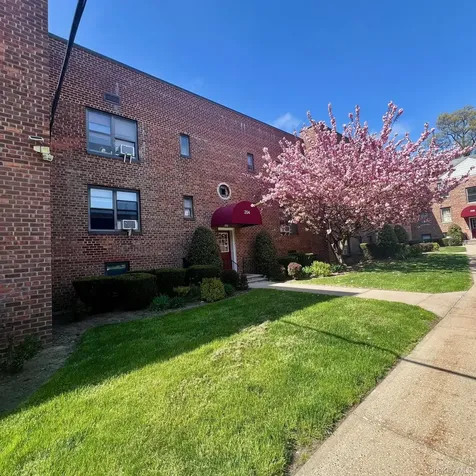 204 Richbell Road Mamaroneck NY 10543