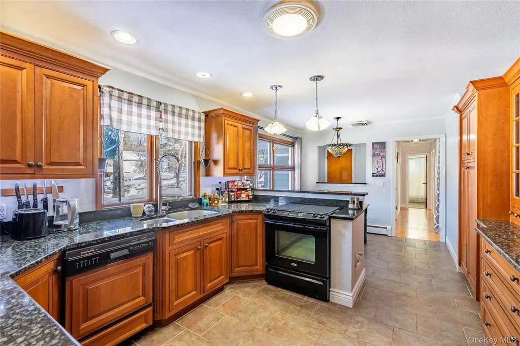 77 Colburn Drive Poughkeepsie NY 12603