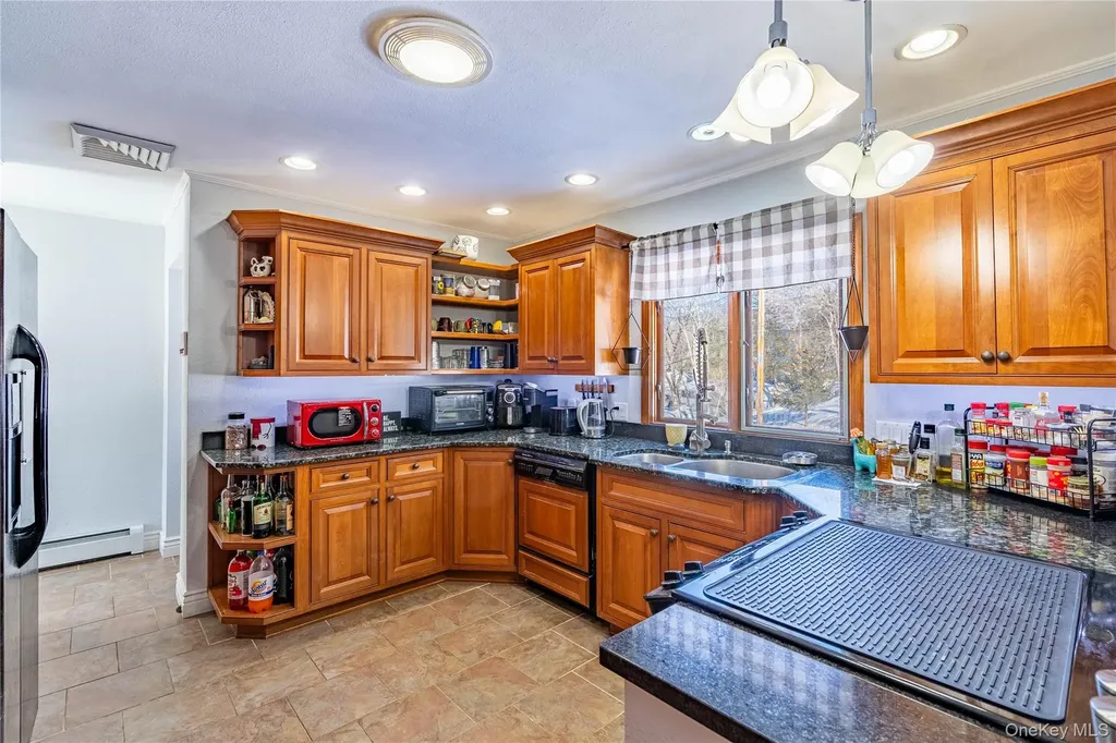 77 Colburn Drive Poughkeepsie NY 12603