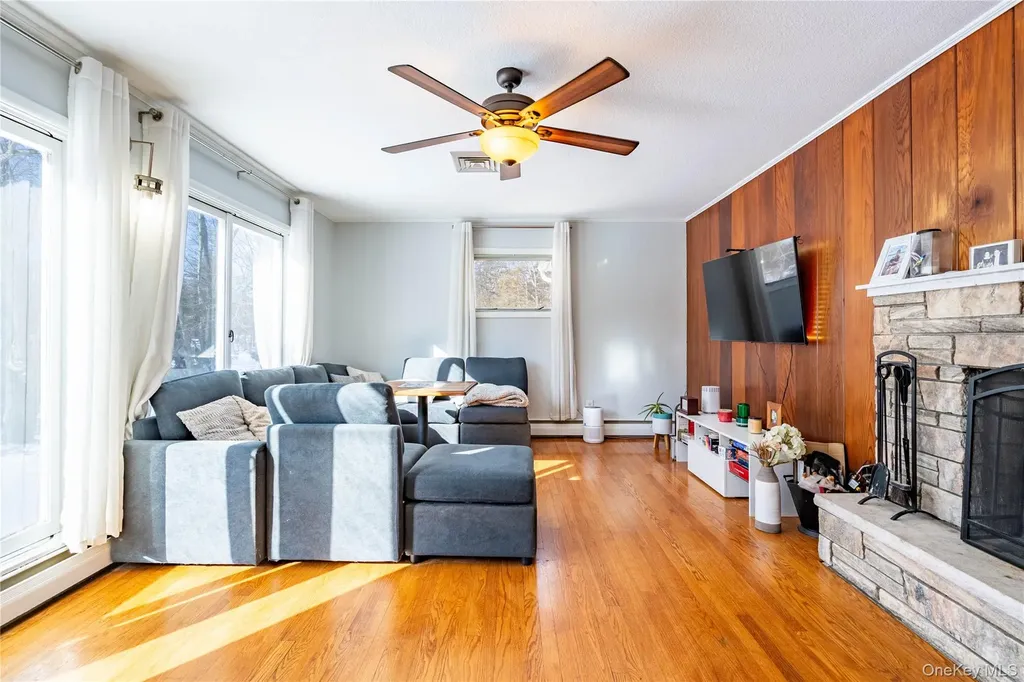 77 Colburn Drive Poughkeepsie NY 12603