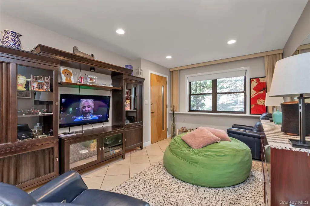 147-16 72nd Avenue Flushing NY 11367