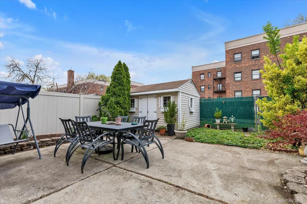147-16 72nd Avenue Flushing NY 11367