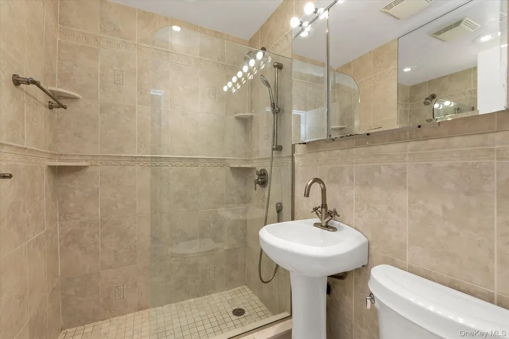 147-16 72nd Avenue Flushing NY 11367