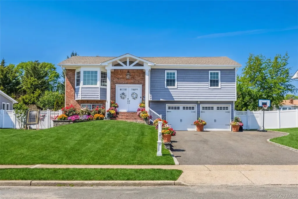 22 Marquette Drive Smithtown NY 11787