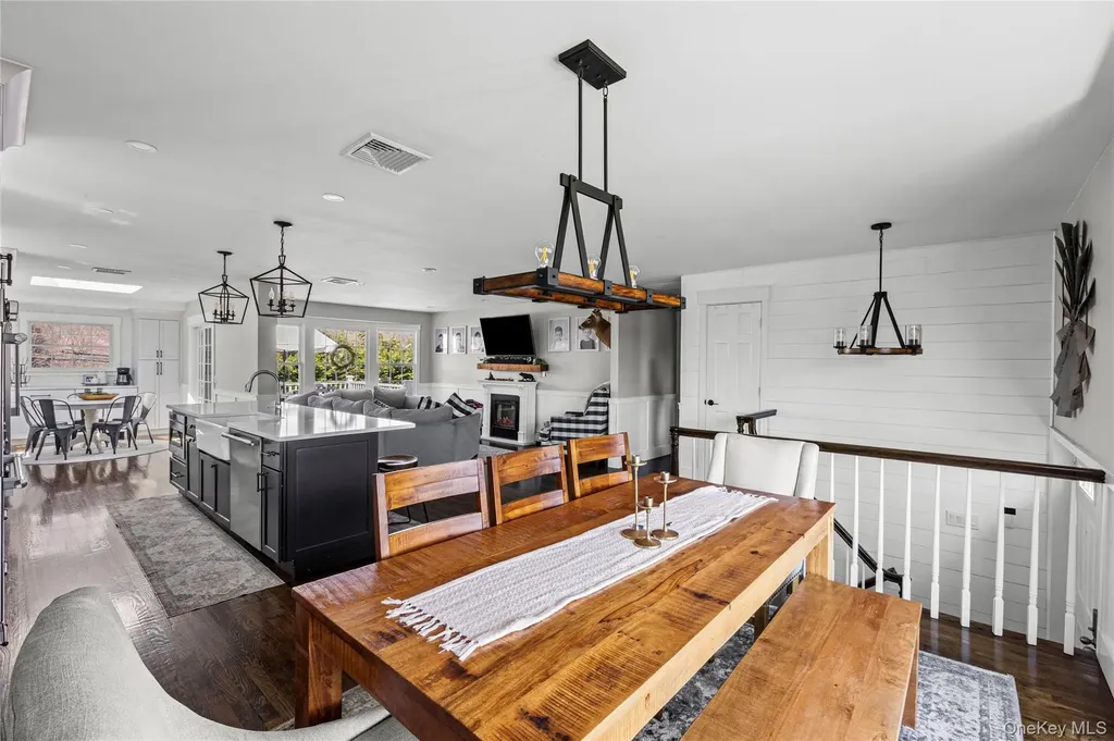 22 Marquette Drive Smithtown NY 11787