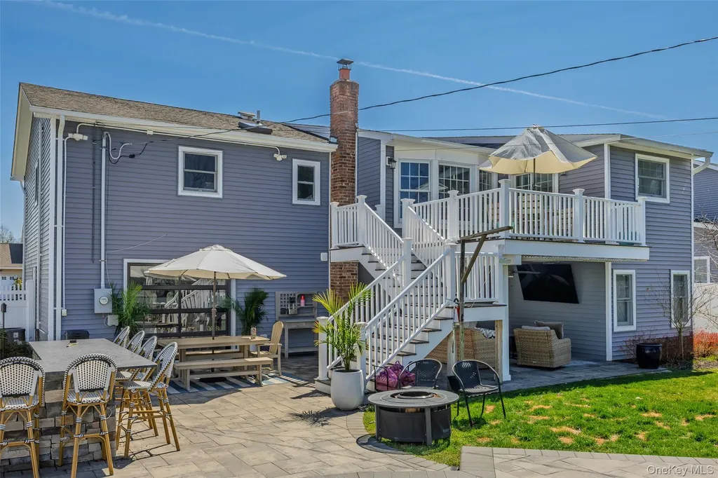 22 Marquette Drive Smithtown NY 11787