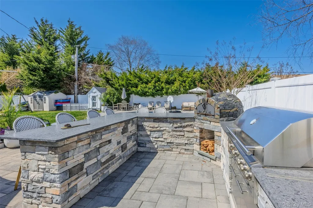 22 Marquette Drive Smithtown NY 11787