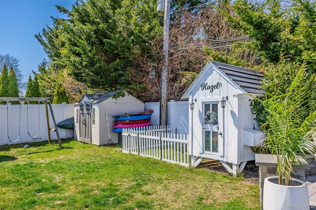 22 Marquette Drive Smithtown NY 11787