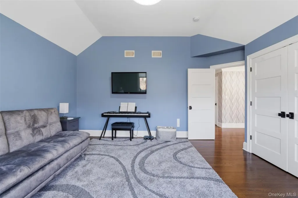 35 Greenwich Avenue Central Valley NY 10917