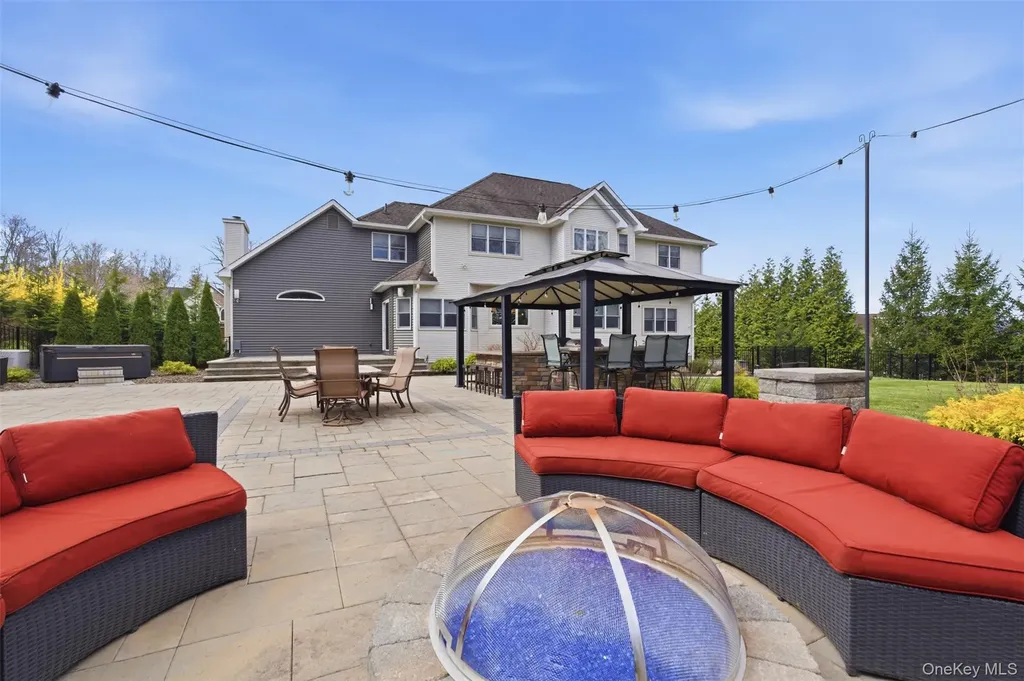 35 Greenwich Avenue Central Valley NY 10917