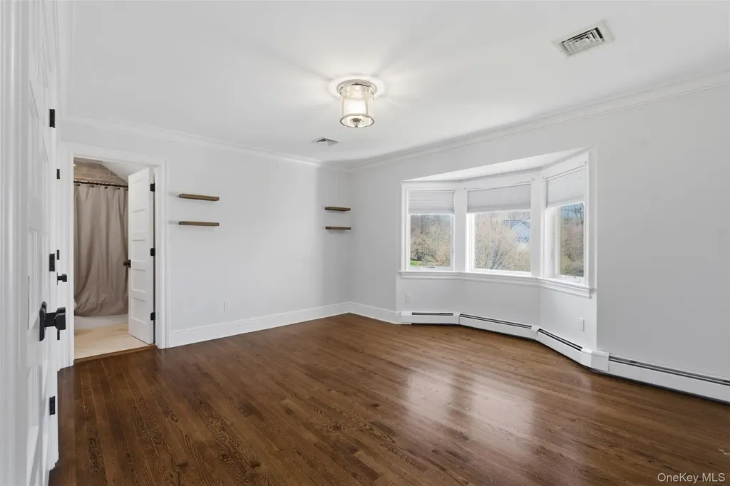 35 Greenwich Avenue Central Valley NY 10917