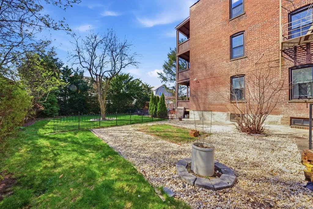 35 S Devoe Avenue Yonkers NY 10705
