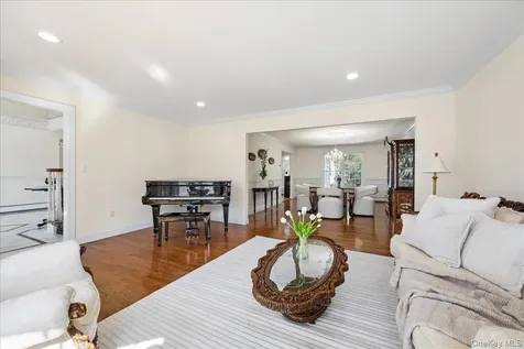 33 King Arthur Court New City NY 10956